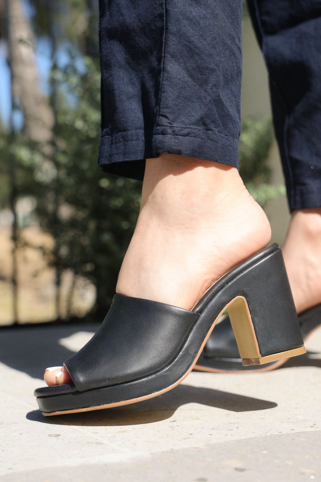 7001R Nairobi Negro