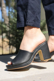 7001R Nairobi Negro